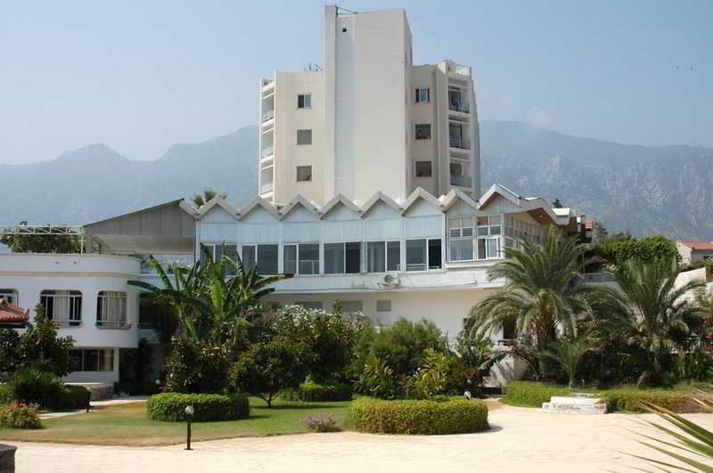 Celebrity Hotel Lapta Extérieur photo