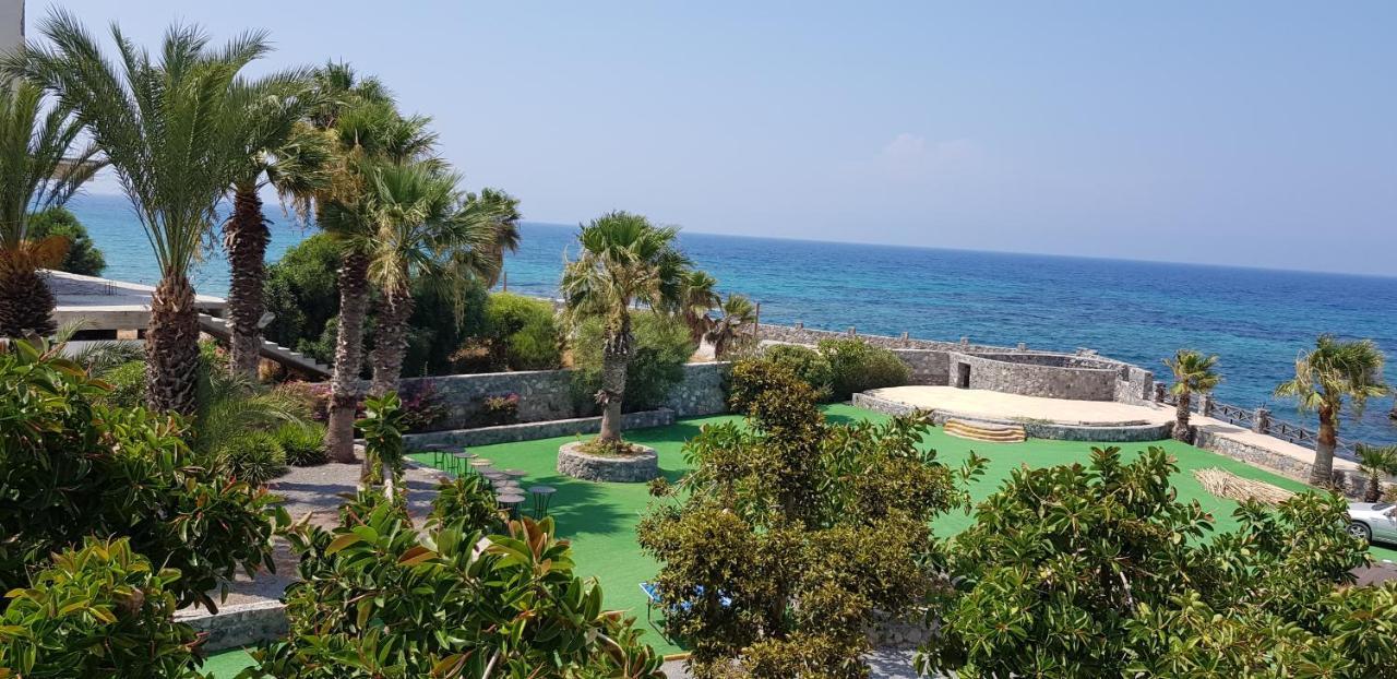 Celebrity Hotel Lapta Extérieur photo
